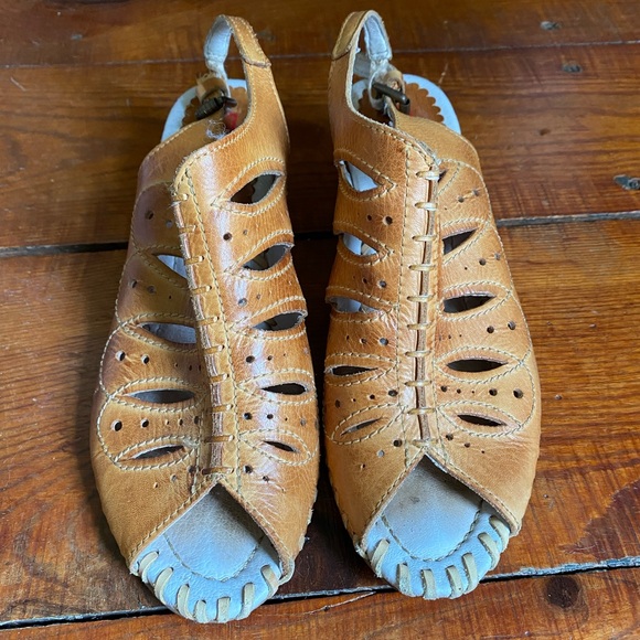 Pikolinos Leather Slingback Cutout Sandals - Picture 2 of 15